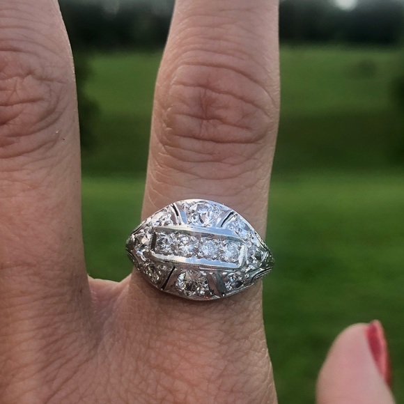 Antique Platinum Art Deco Diamond Ring - Picture 4 of 8